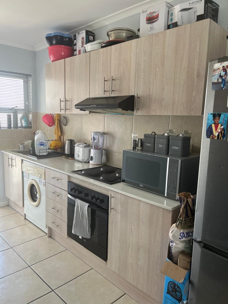 2 Bedroom Property for Sale in Cravenby Western Cape